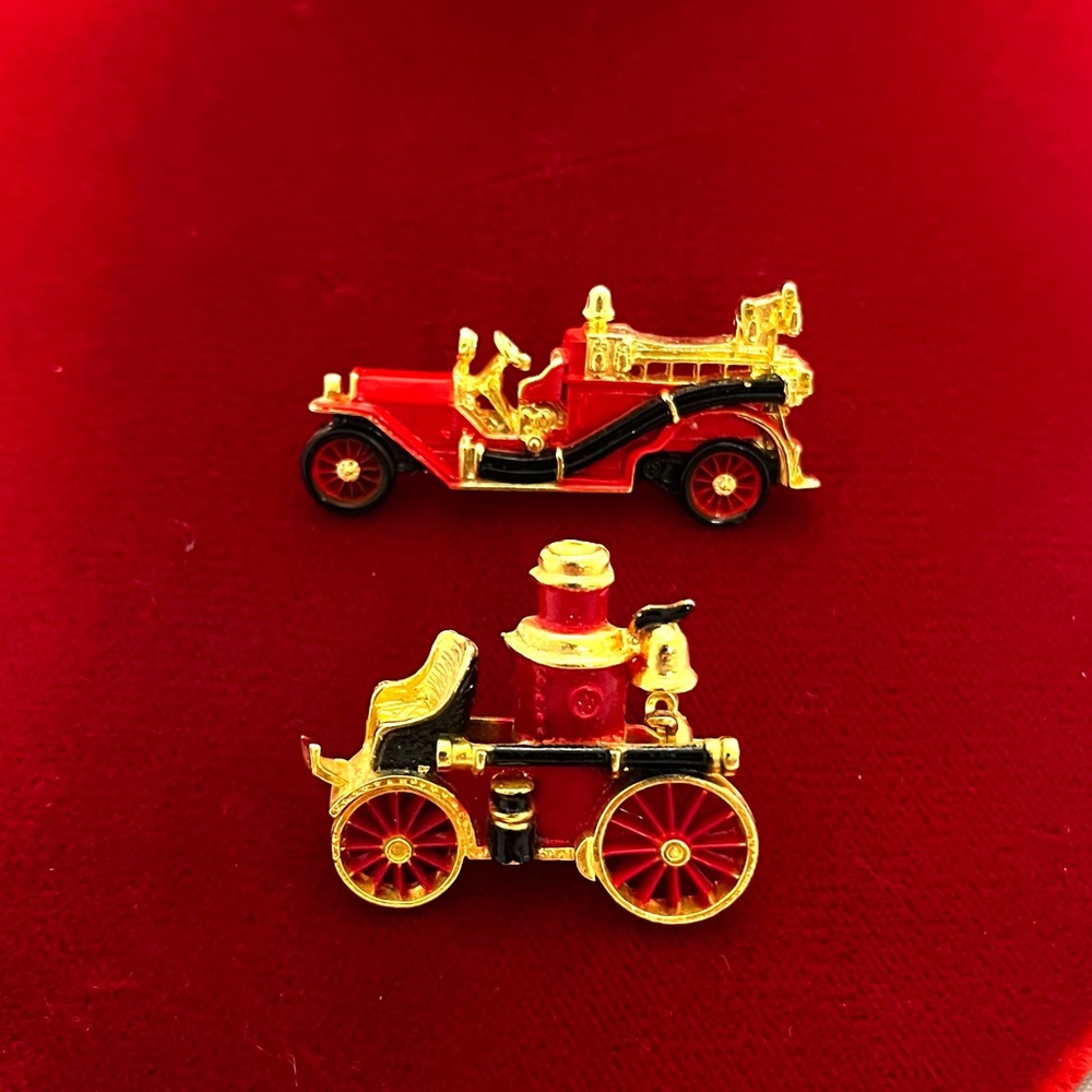 Vintage Fire Truck Brooches - Picture 12 of 12
